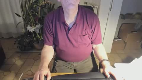 Snapshot of bob2658 chatting on 01.17.25 SlaveRobert online show from 01.17.25