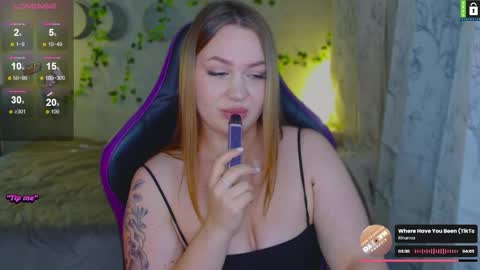 Snapshot of bodylina chatting on 11.07.25 Lina online show from 11.07.25