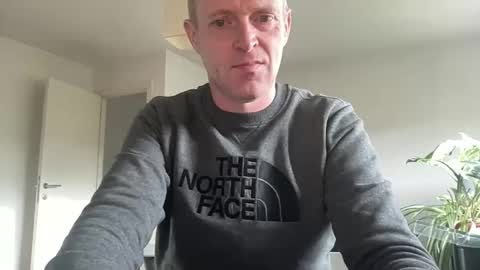 Snapshot of boegieboy76 chatting on 10.21.25 ask me online show from 10.21.25