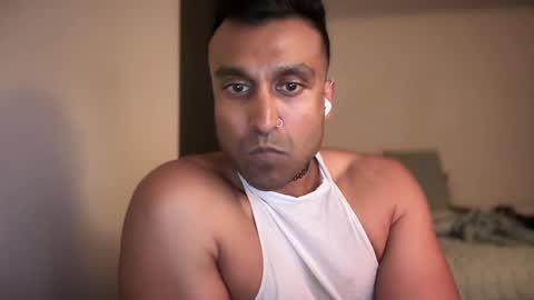 Snapshot of boislutdee chatting on 02.19.25 DeeLina online show from 02.19.25