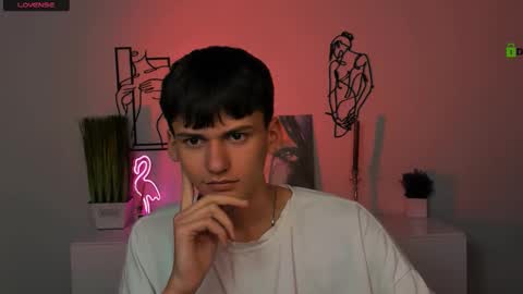 Snapshot of bondi_vv chatting on 10.26.25 bondi_vv online show from 10.26.25