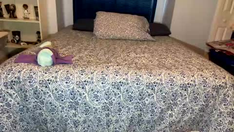 FRECKLES online show from 01.13.25