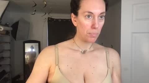 Bonnie online show from 01.23.25