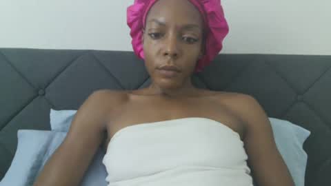 Snapshot of bonneebi chatting on 07.15.26 bonneebi online show from 07.15.26