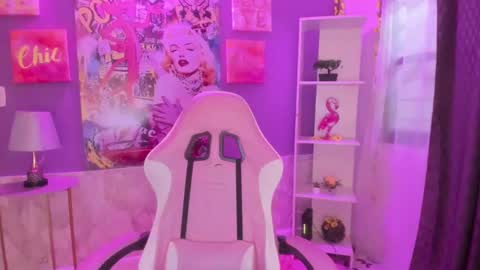 Snapshot of bonnie_benet chatting on 12.17.24 Bonnie online show from 12.17.24