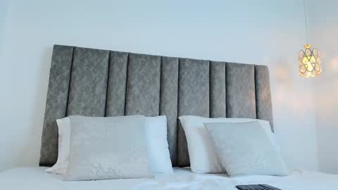 Snapshot of bonnie_bloom chatting on 10.02.25 Bonnie online show from 10.02.25