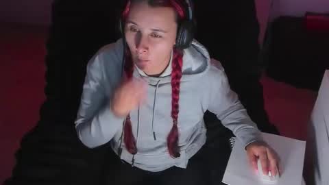 Bonnie Help me reach 500 likes online show from 10.22.25