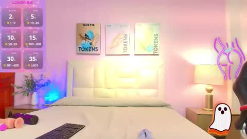 Bon Bon  online show from 10.25.25