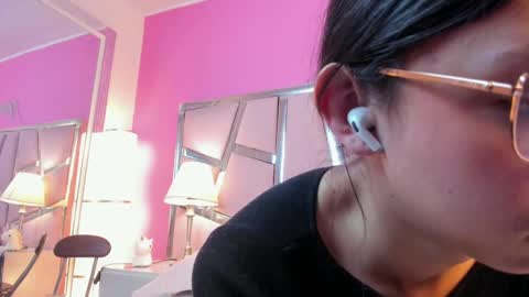 Bonnie  online show from 03.07.25