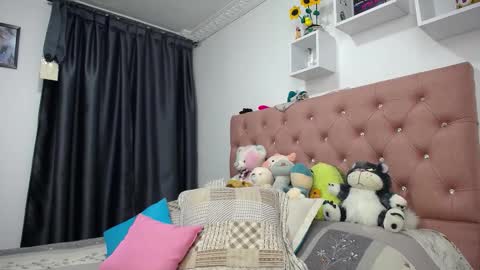 Snapshot of bonny_clyde_xx_ chatting on 10.06.25 Soffy Brooks Independent model online show from 10.06.25