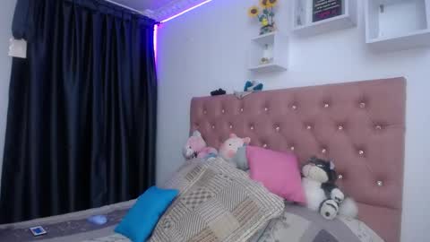 Snapshot of bonny_clyde_xx_ chatting on 10.08.25 Soffy Brooks Independent model online show from 10.08.25