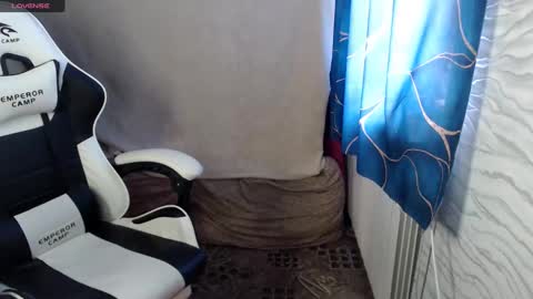 Snapshot of bonny_klyde95 chatting on 01.21.25 bonny_klyde95 online show from 01.21.25