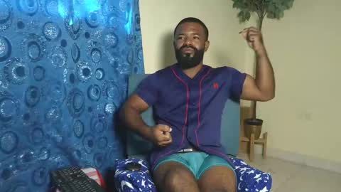 Snapshot of bonsai160723 chatting on 02.04.26 kevin hart online show from 02.04.26