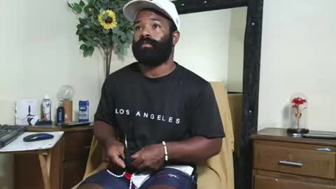 Snapshot of bonsai160723 chatting on 07.16.26 kevin hart online show from 07.16.26