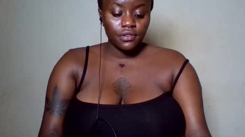 Snapshot of boobey_warden chatting on 11.08.25 boobey_warden online show from 11.08.25