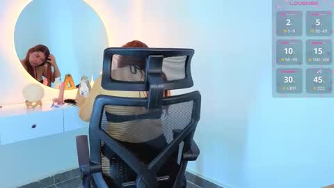 Im Annie online show from 03.25.26