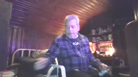 Snapshot of booshy chatting on 11.15.25 Booshwa online show from 11.15.25