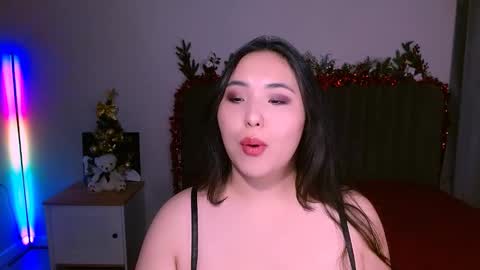 Snapshot of bootylecious_ chatting on 12.31.24 Mona online show from 12.31.24