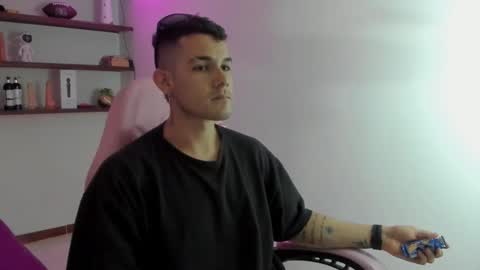 booyhott_ online show from 12.21.25