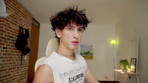 Snapshot of boream_ chatting on 10.23.25 Bream online show from 10.23.25