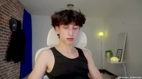 Snapshot of boream_ chatting on 11.13.25 Bream online show from 11.13.25