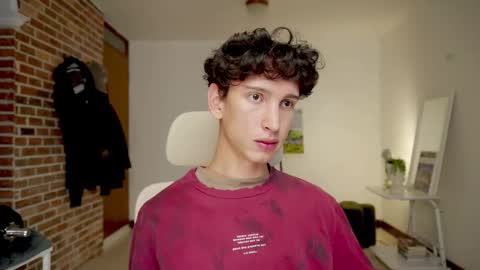 Snapshot of boream_ chatting on 12.16.25 Bream online show from 12.16.25