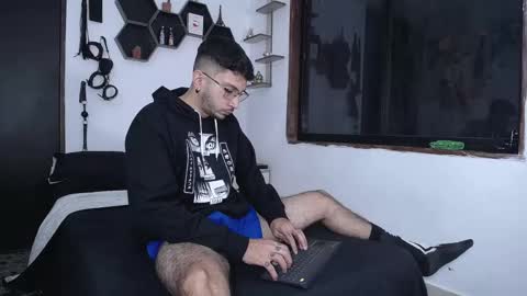 Snapshot of borsalinomoreau chatting on 10.21.25 borsalinomoreau online show from 10.21.25