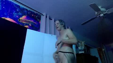 Bottomboo7 online show from 01.22.25