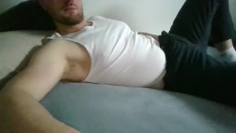 Snapshot of bottomtsinner chatting on 10.21.25 bottomtsinner online show from 10.21.25