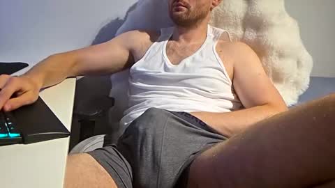 Snapshot of bottomtsinner chatting on 08.01.26 bottomtsinner online show from 08.01.26