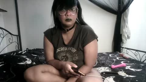 Snapshot of boudoirmadame chatting on 07.15.26 Boudoir Madame online show from 07.15.26