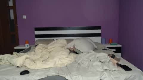 Snapshot of bouth_dream chatting on 10.12.25 Angel-Boy online show from 10.12.25