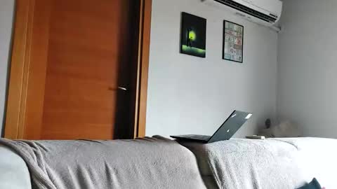 Snapshot of boy_aroundtheworld chatting on 10.22.25 Dan online show from 10.22.25