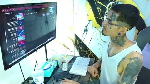 boy_tatto77 online show from 04.25.26