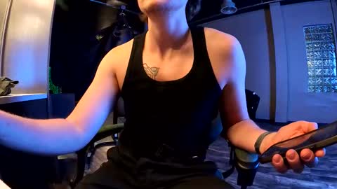 Snapshot of boybarber chatting on 12.21.25 boybarber online show from 12.21.25