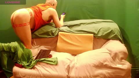 Snapshot of boyblond36 chatting on 04.06.26 Slutty Stud online show from 04.06.26