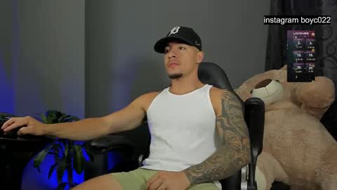 Snapshot of boyc02_ chatting on 02.10.25 boyc02_ online show from 02.10.25