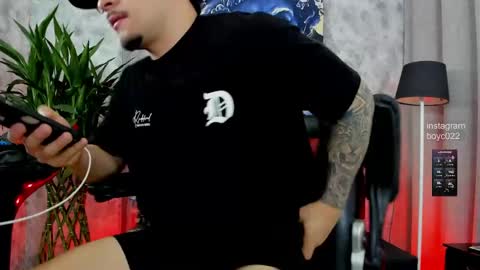 Snapshot of boyc02_ chatting on 09.10.25 boyc02_ online show from 09.10.25