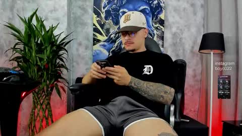 Snapshot of boyc02_ chatting on 09.11.25 boyc02_ online show from 09.11.25