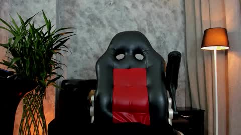 Snapshot of boyc02_ chatting on 09.30.25 boyc02_ online show from 09.30.25