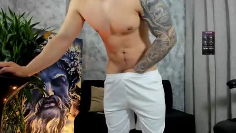 Snapshot of boyc02_ chatting on 11.11.25 boyc02_ online show from 11.11.25