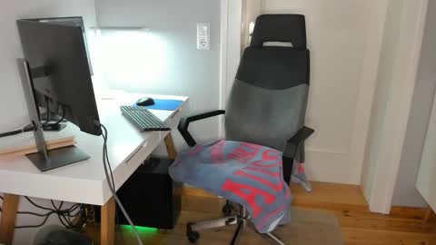 Snapshot of boycatcher chatting on 03.13.26 Julian online show from 03.13.26