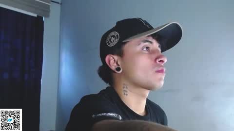 Snapshot of boylatin_777 chatting on 09.28.25 miguel online show from 09.28.25