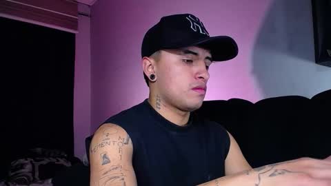 Snapshot of boylatin_777 chatting on 10.08.25 miguel online show from 10.08.25