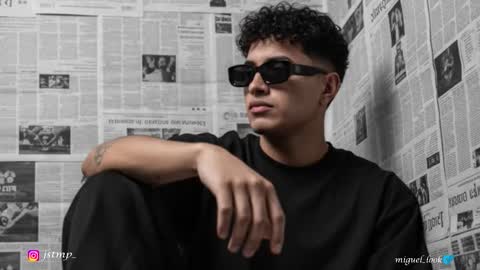 Snapshot of boylatin_777 chatting on 10.15.25 miguel online show from 10.15.25