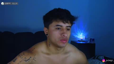 Snapshot of boylatin_777 chatting on 10.21.25 miguel online show from 10.21.25