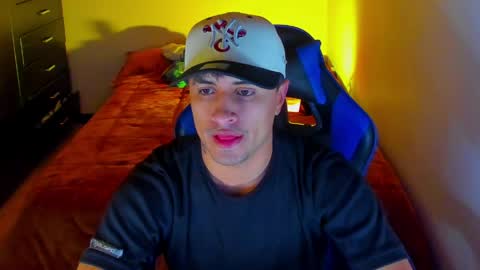 Snapshot of boylatin_777 chatting on 04.30.26 miguel online show from 04.30.26