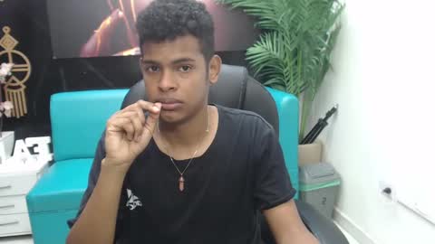 Snapshot of boylittle19cm chatting on 03.02.25 Jackson online show from 03.02.25