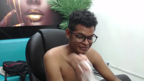 Snapshot of boylittle19cm chatting on 03.05.25 Jackson online show from 03.05.25