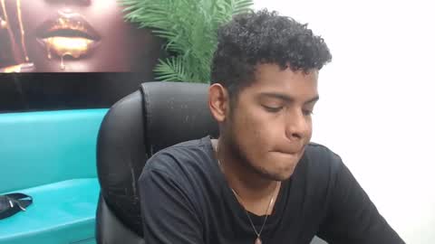 Snapshot of boylittle19cm chatting on 03.11.25 Jackson online show from 03.11.25